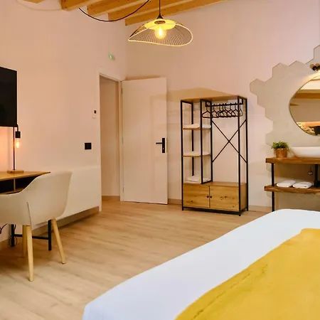 Moli Hotel 3*